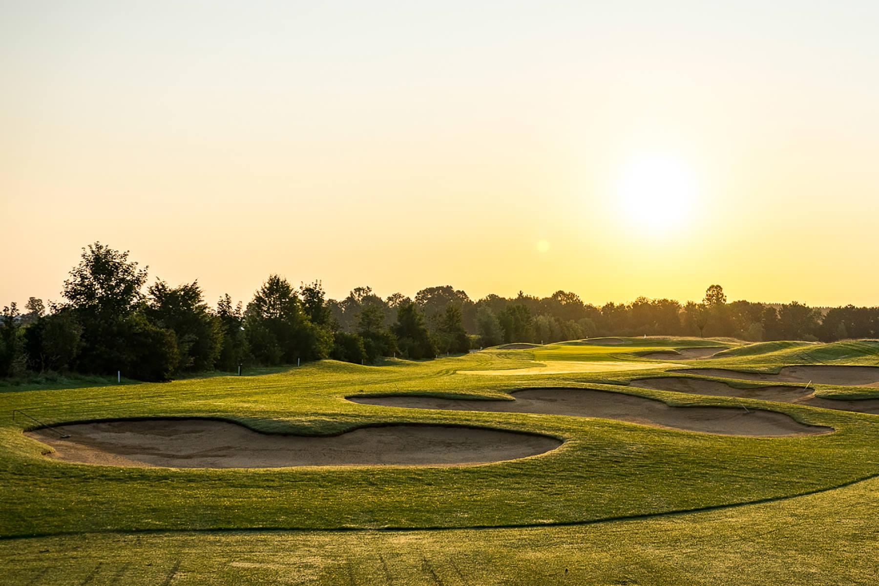 <div class='slogan-line1'>Golf Valley – Munichen</div><div class='slogan-line2'>Worldclass golf in<br />the south of munich</div>