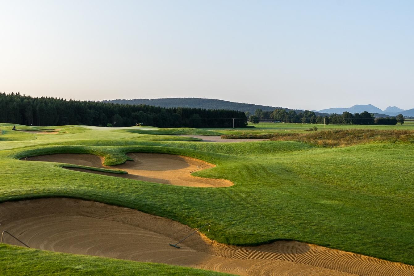 Golf Valley – München <div class='slogan-line1'>Golf Valley – München</div><div class='slogan-line2'>Weltklasse Golf im<br />Münchner Süden</div>