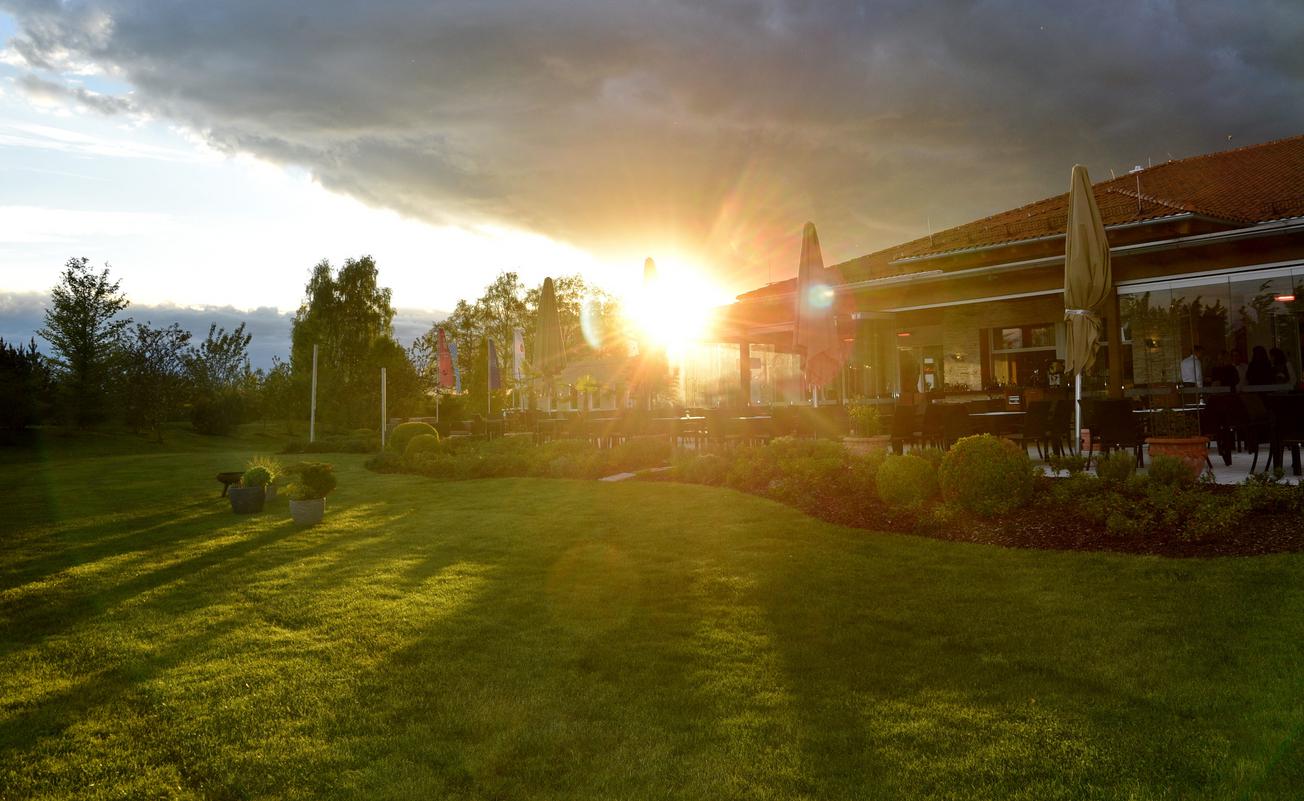 Golf Valley <div class='slogan-line1'>Golf Valley</div><div class='slogan-line2'>Welcome to the Club</div>