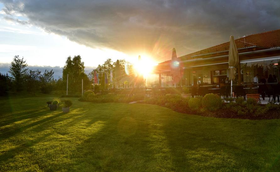 Golf Valley <div class='slogan-line1'>Golf Valley</div><div class='slogan-line2'>Welcome to the Club</div>
