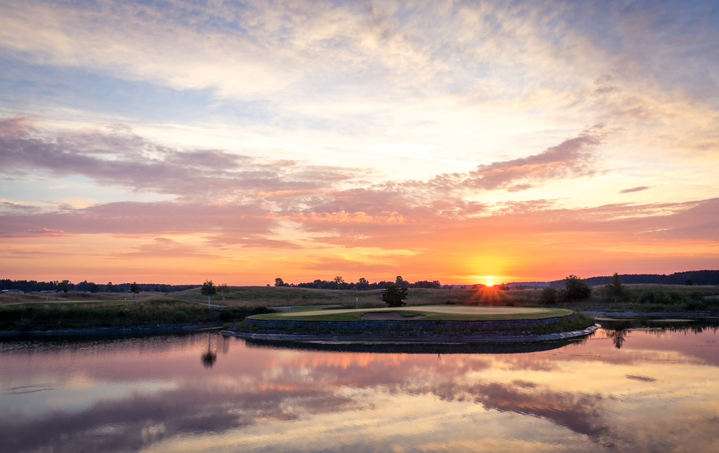 Golf Valley <div class='slogan-line1'>Golf Valley</div><div class='slogan-line2'></div>