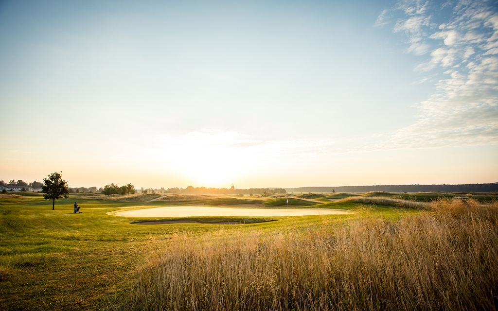 Golf Valley <div class='slogan-line1'>Golf Valley</div><div class='slogan-line2'></div>